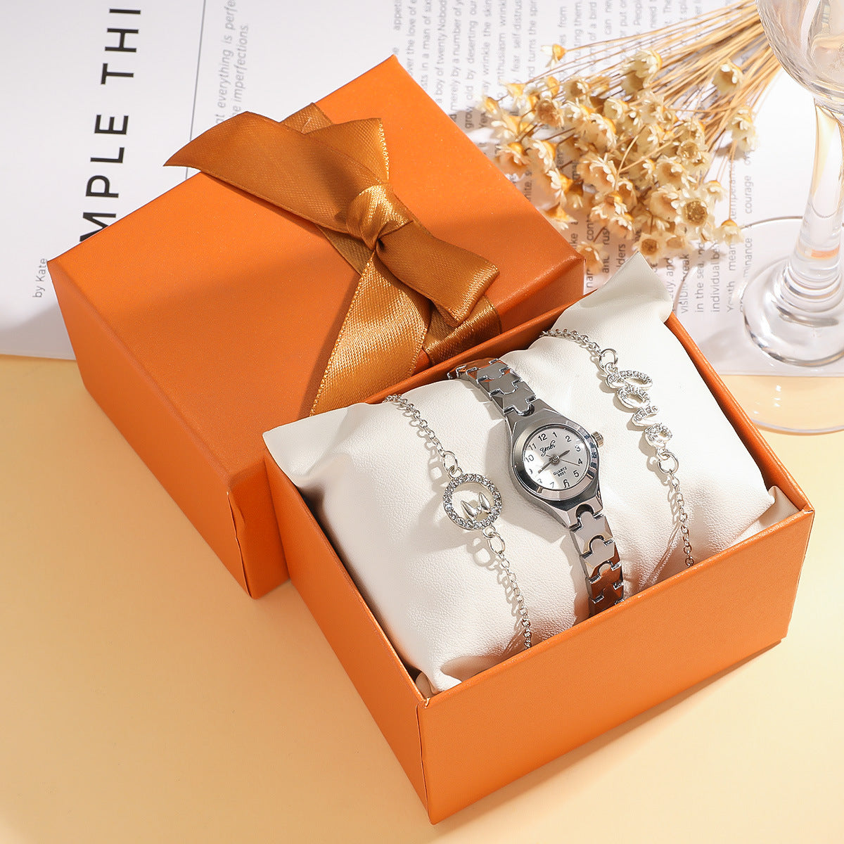 Fashionable Women's Steel-Band Watch - Stylish Bracelet Timepiece for Ladies